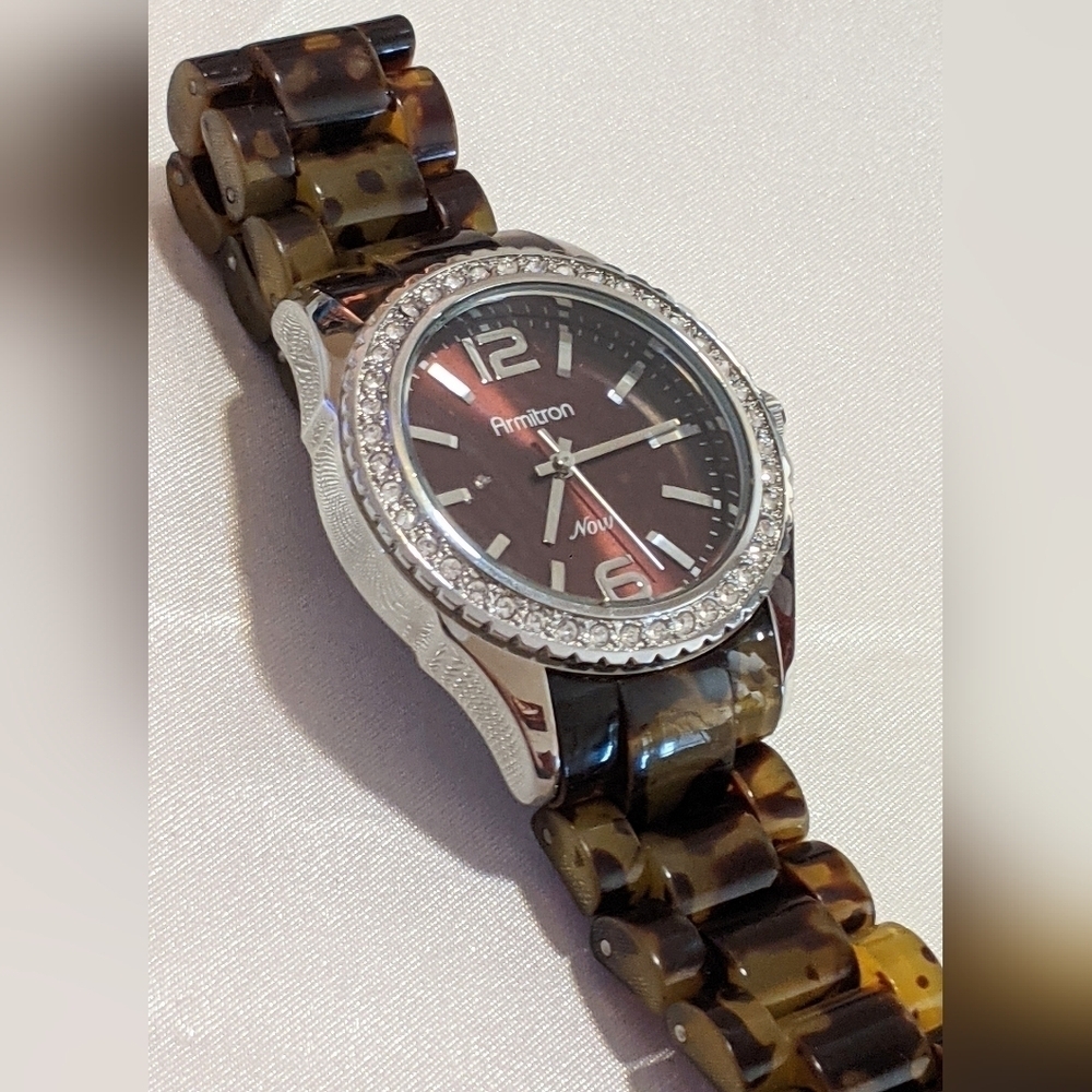 Armitron Now Women's Quartz Watch Crystal Bezel New Battery 75/3935SV WR 100ft - Picture 4 of 9